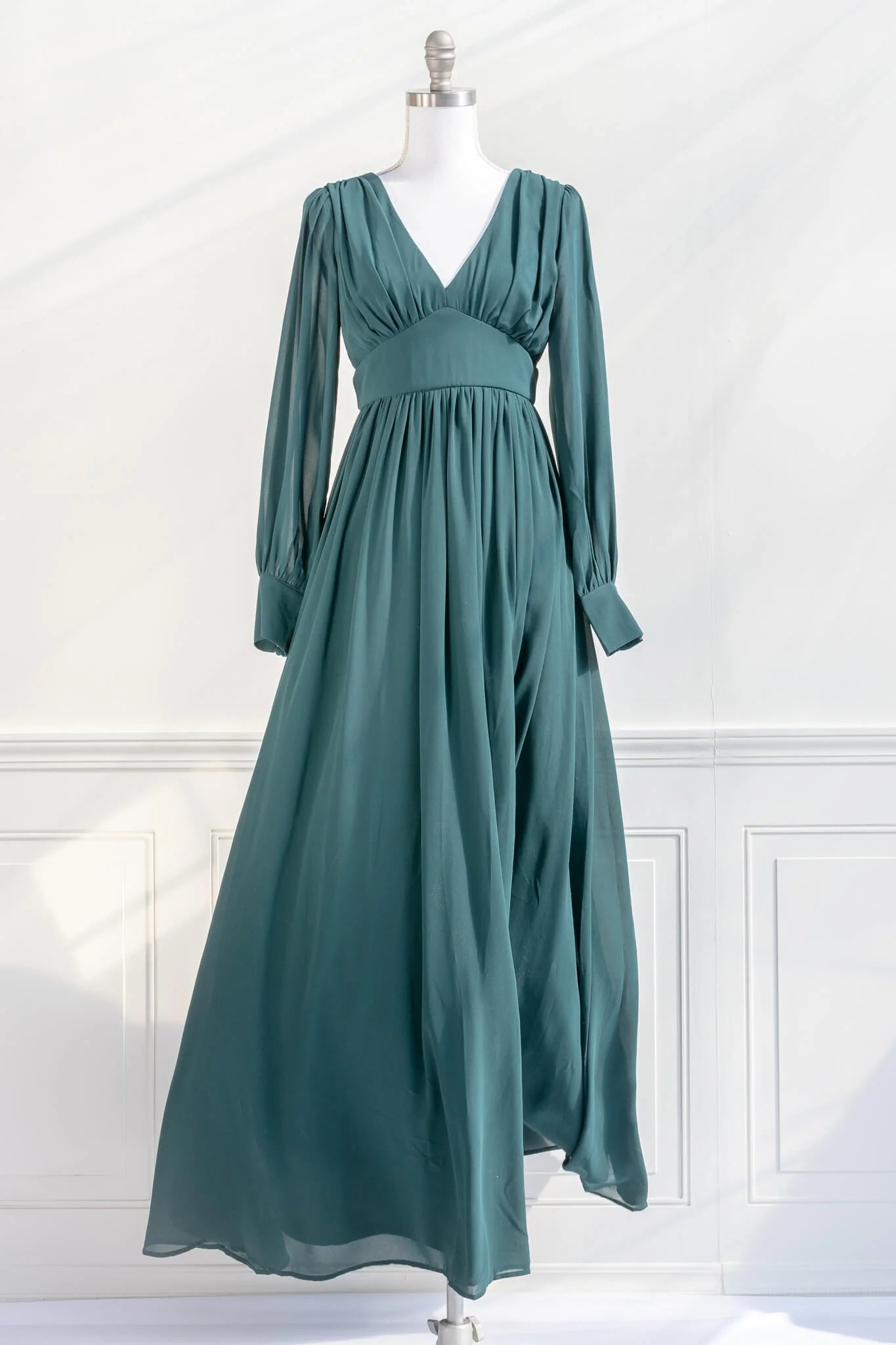 Noble V-neck long sleeved satin and floor length dress prom dress